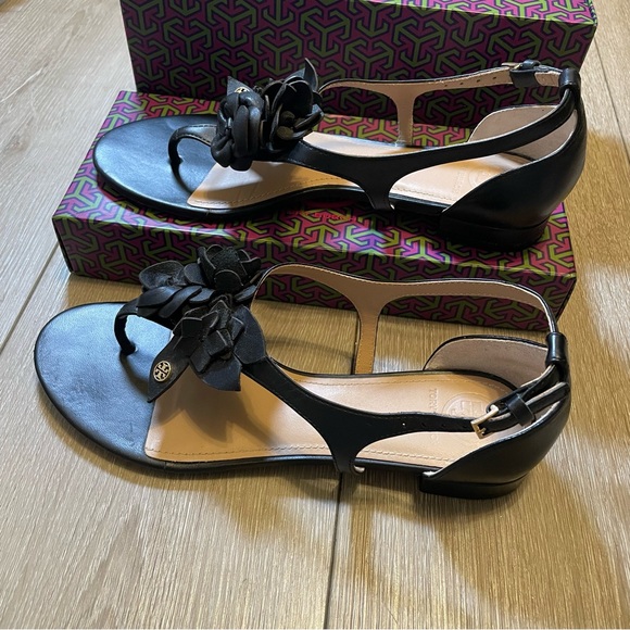 STUNNING Tory Burch Black Blossom Sandals Women's Size 7 Luxe Leather boho-chic - Picture 3 of 9